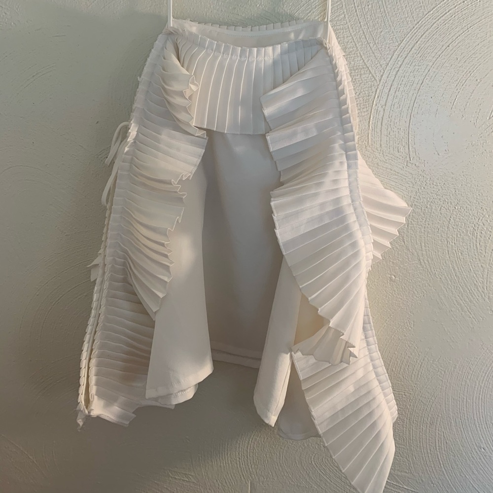 Zendaya Pleated Ruffle Cold Shoulder Top